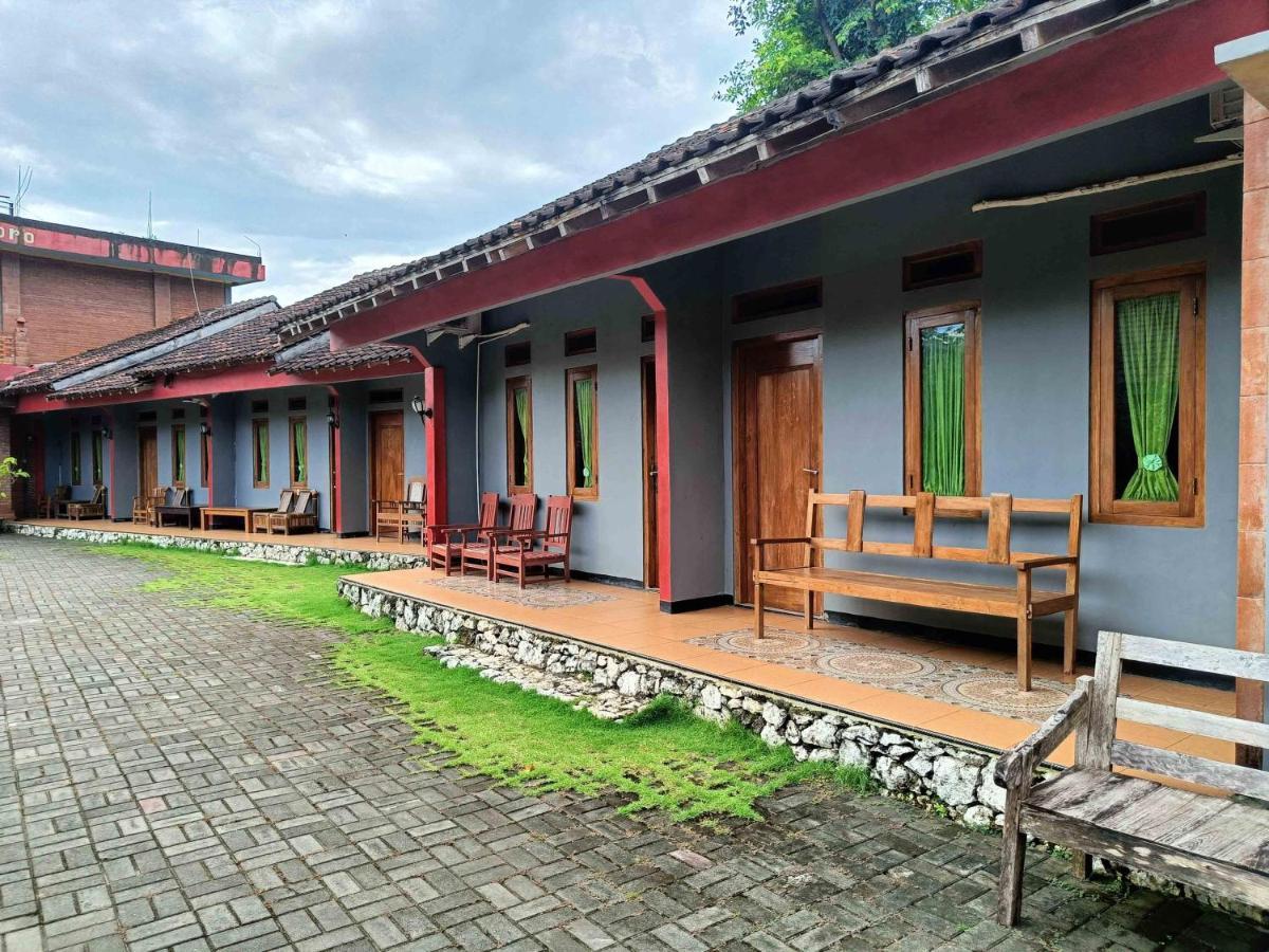 Jogo Segoro Homestay Mitra Reddoorz Near Pantai Sundak Gunungkidul Ngandong Ngoại thất bức ảnh
