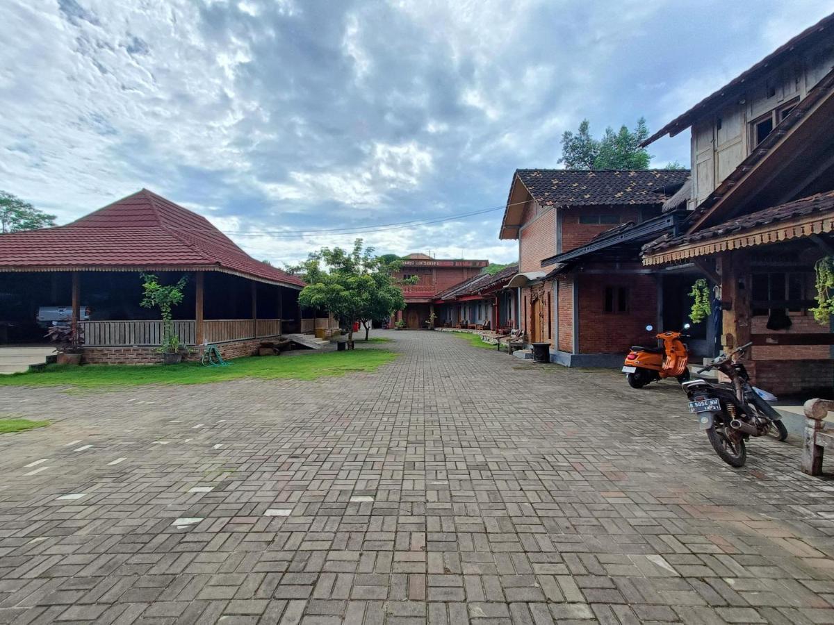 Jogo Segoro Homestay Mitra Reddoorz Near Pantai Sundak Gunungkidul Ngandong Ngoại thất bức ảnh