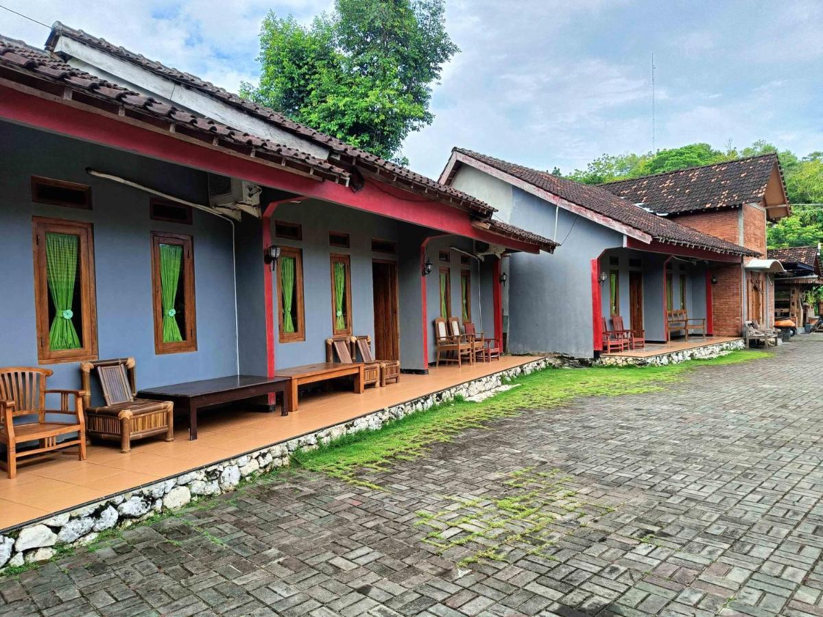 Jogo Segoro Homestay Mitra Reddoorz Near Pantai Sundak Gunungkidul Ngandong Ngoại thất bức ảnh